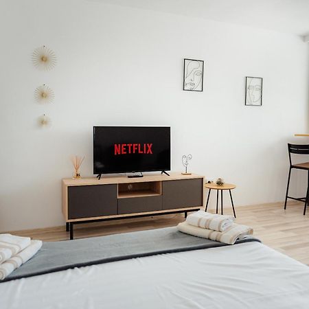 Premium Studio Next To National Arena & Park Boekarest Buitenkant foto